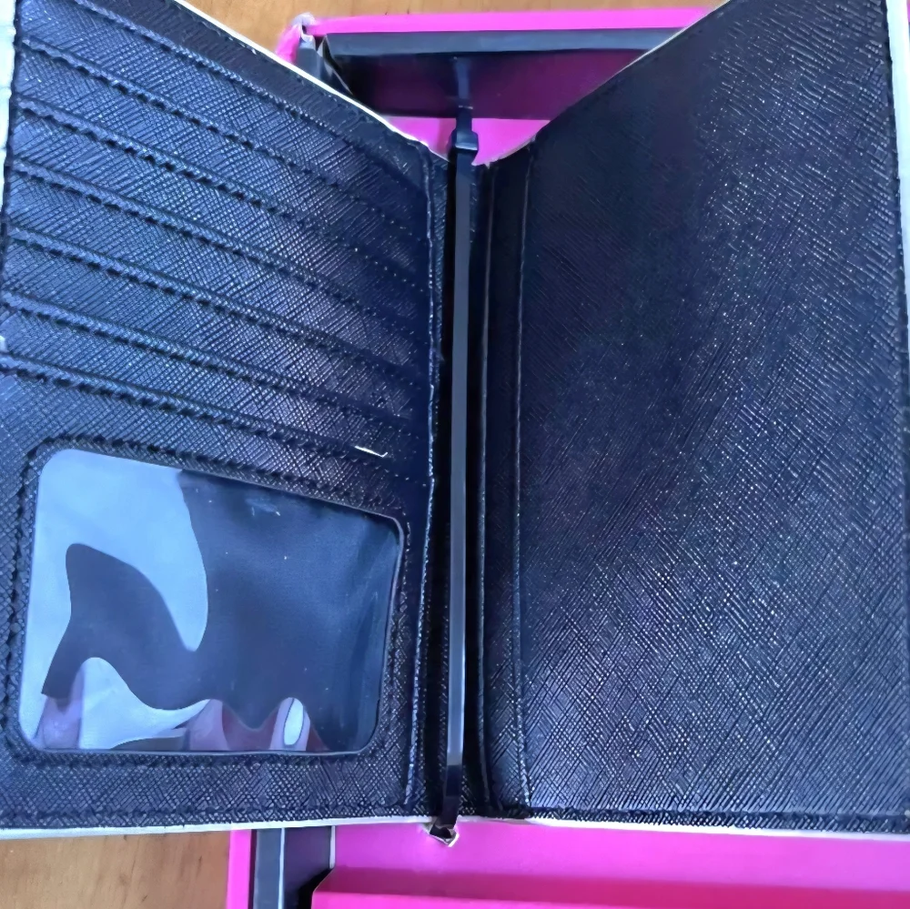 Trina Turk Gold Passport Case and Star Luggage Tag - Picture 3 of 4